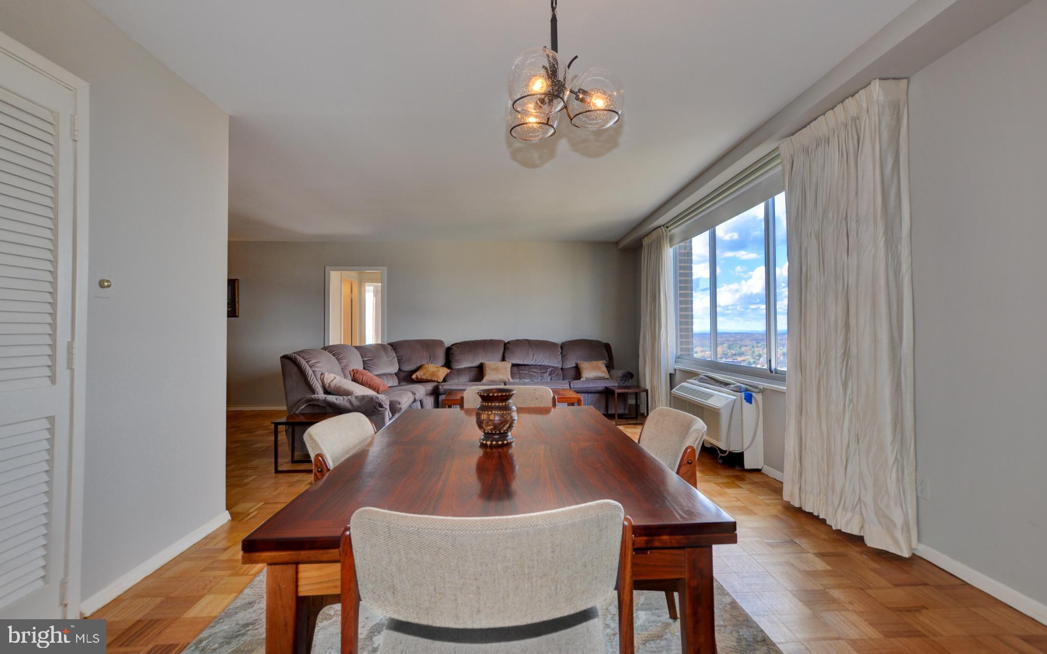 WASHINGTONIAN TOWER - Residential