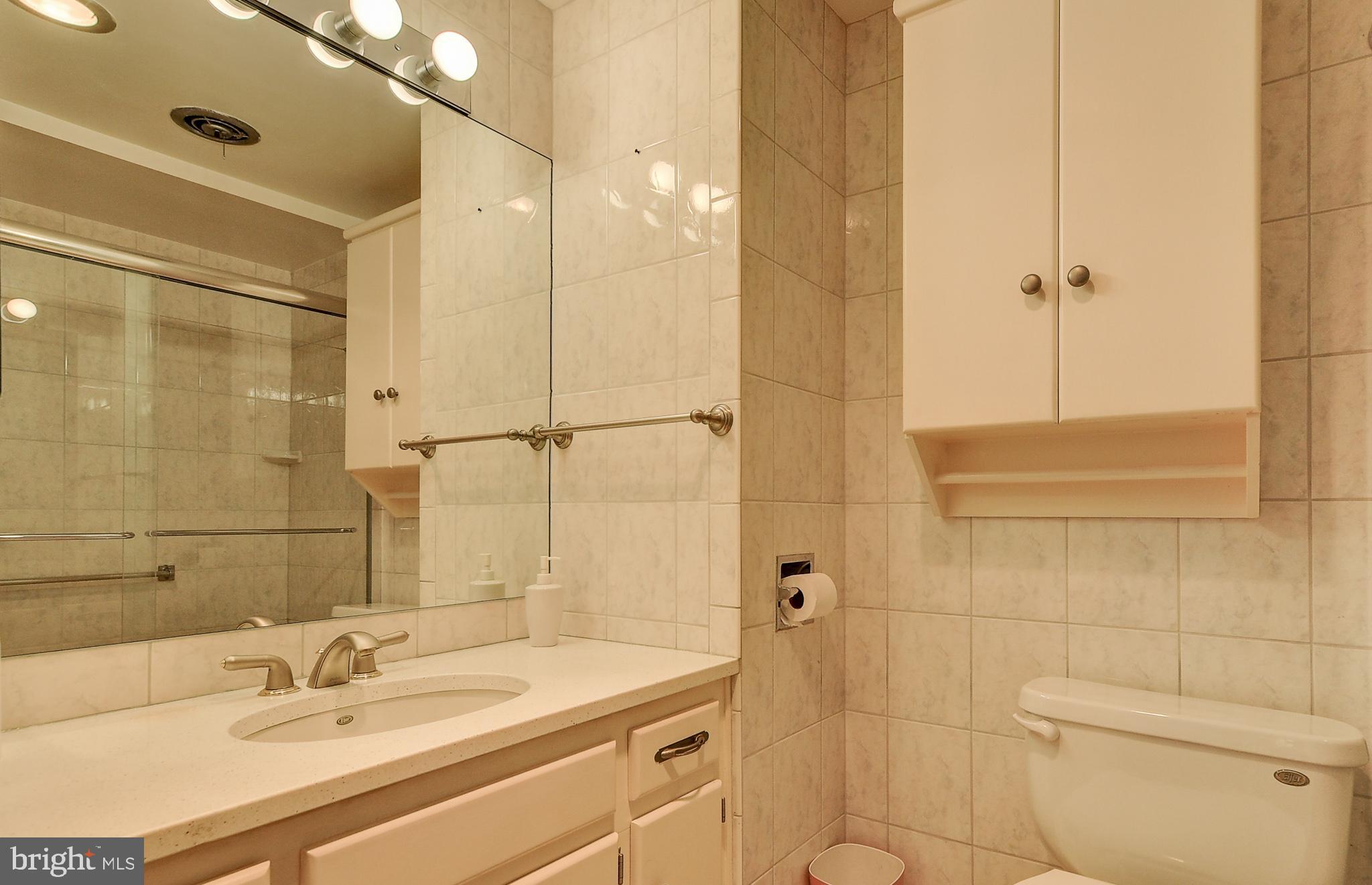 WASHINGTONIAN TOWER - Residential