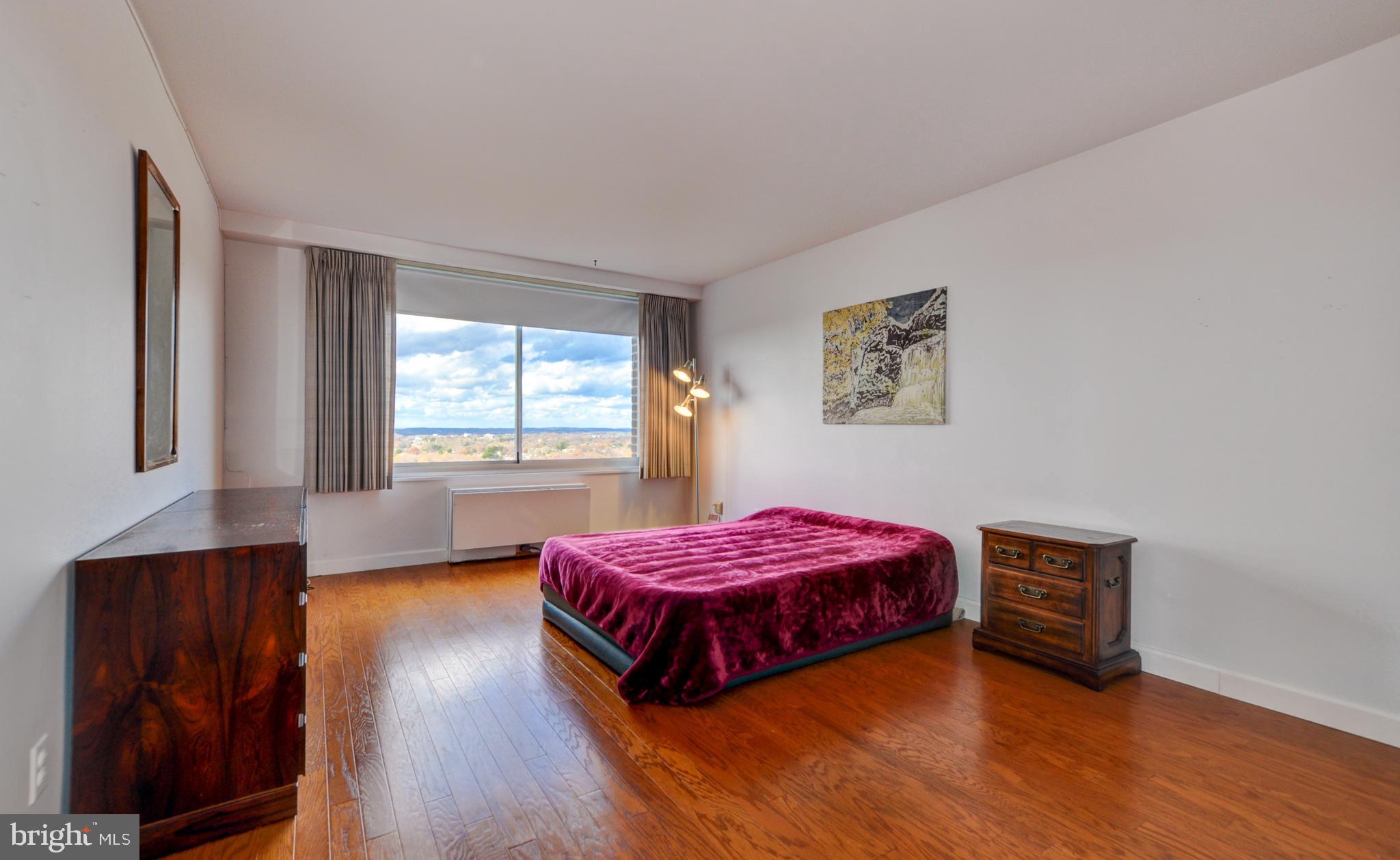 WASHINGTONIAN TOWER - Residential