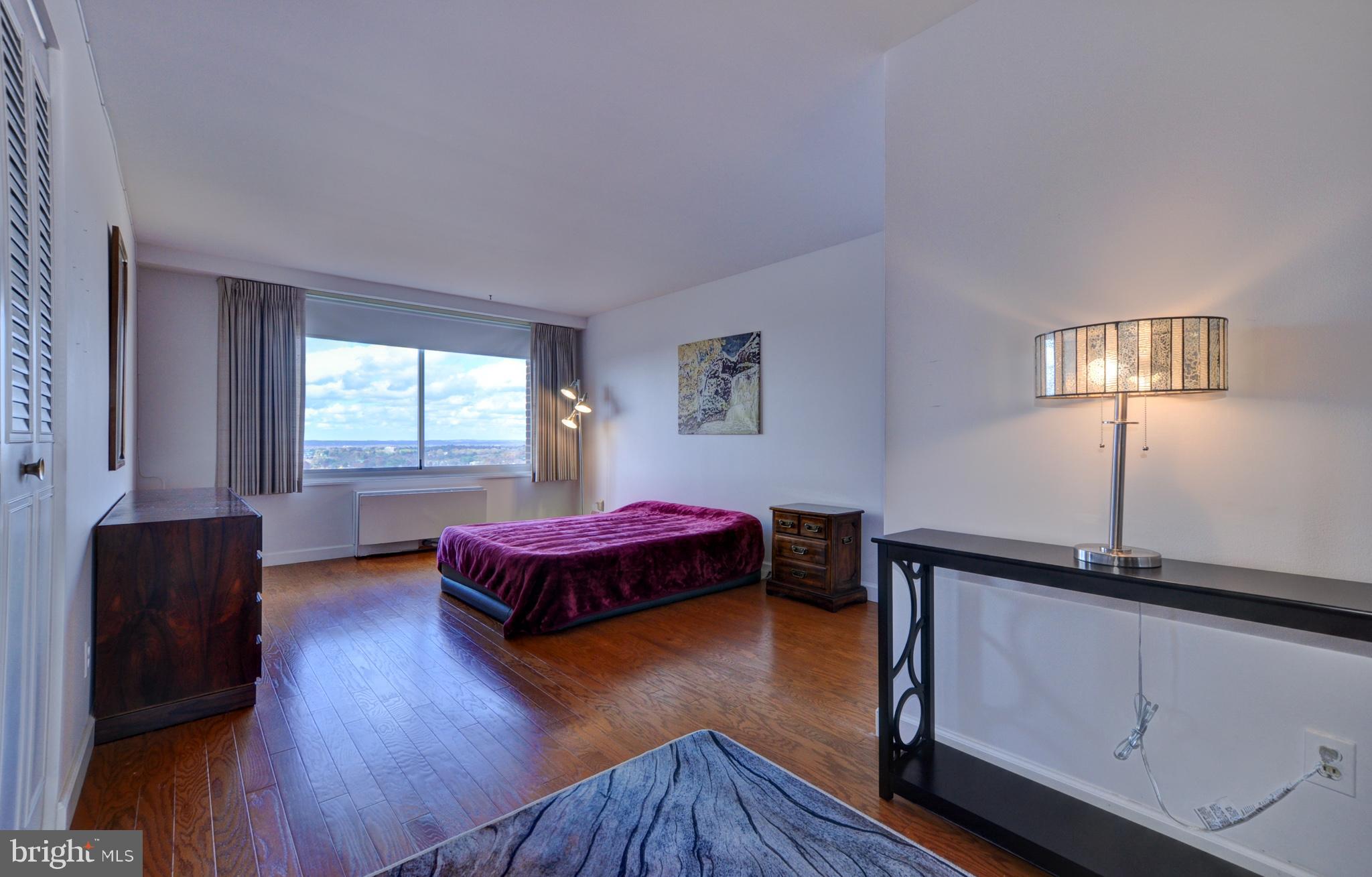 WASHINGTONIAN TOWER - Residential