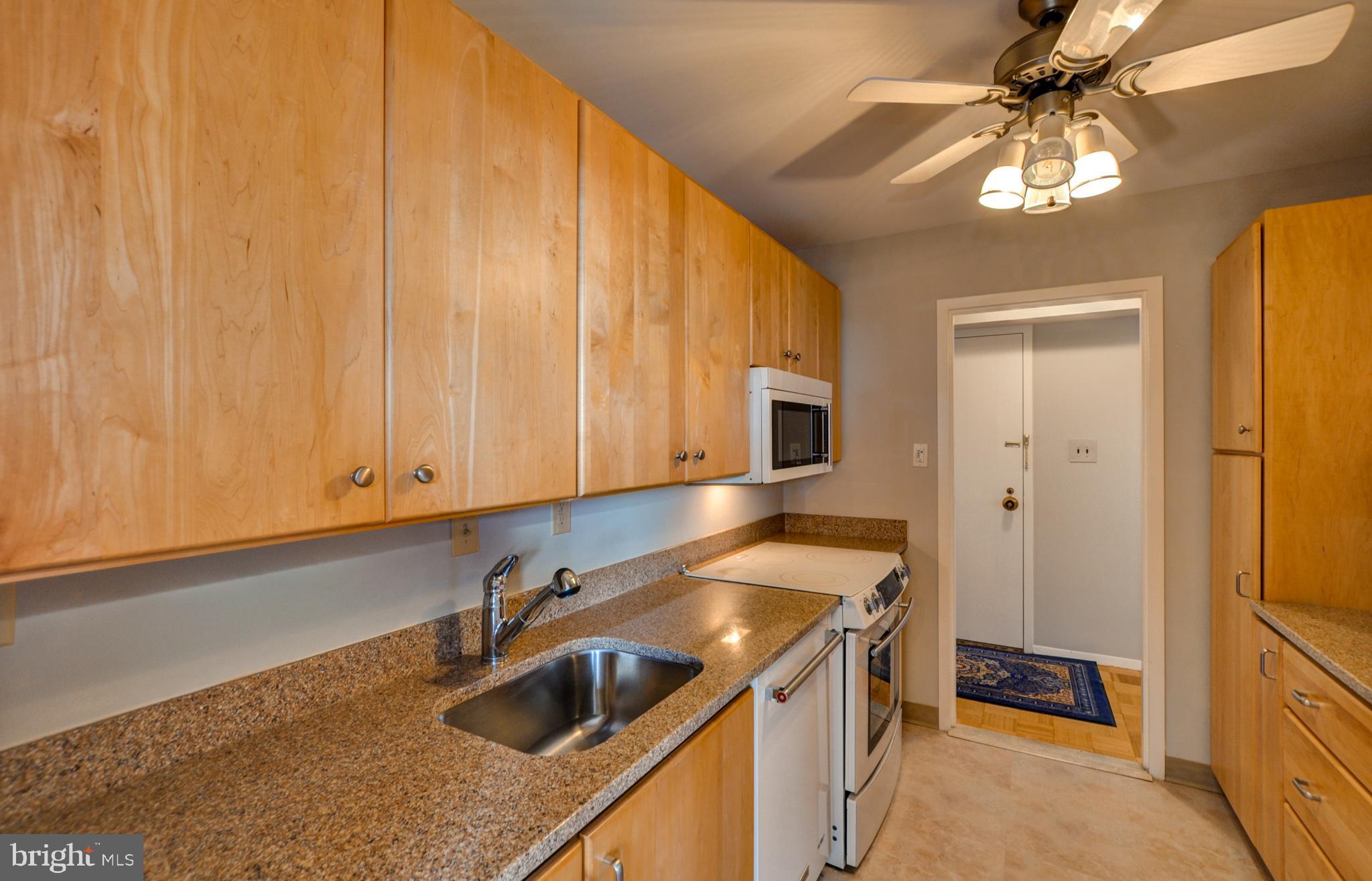 WASHINGTONIAN TOWER - Residential