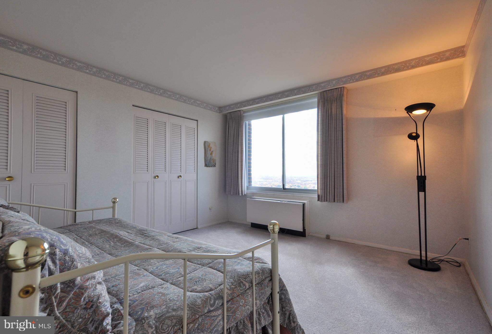 WASHINGTONIAN TOWER - Residential