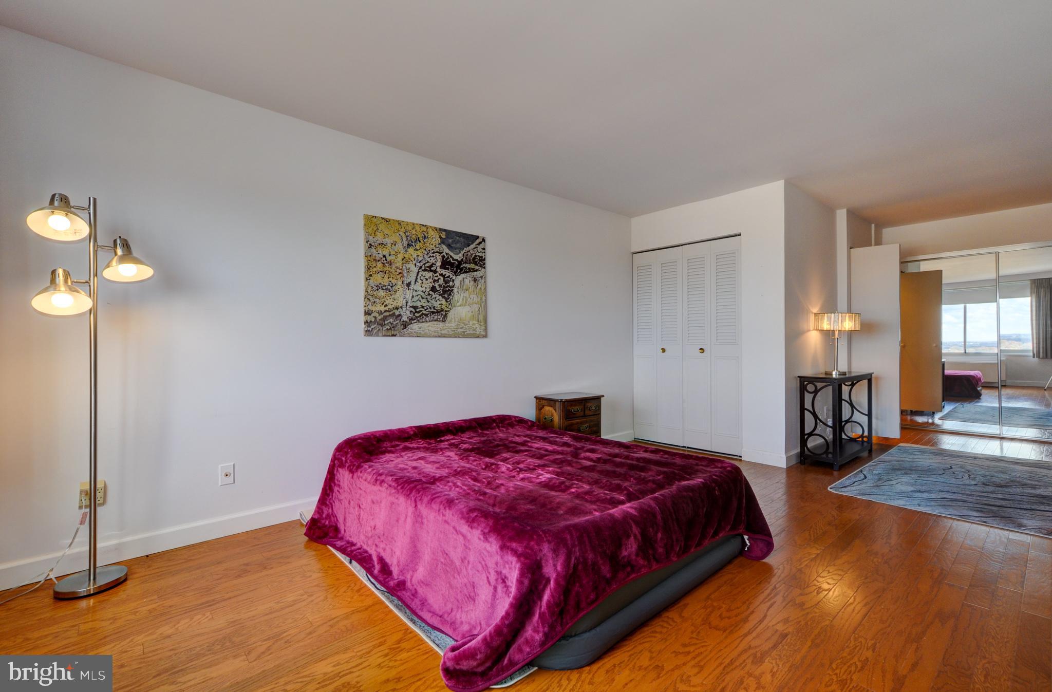 WASHINGTONIAN TOWER - Residential