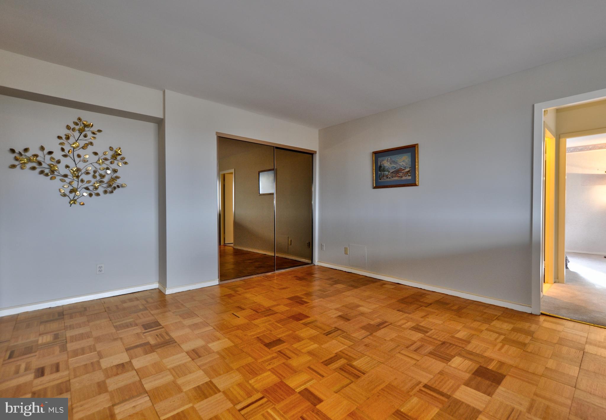 WASHINGTONIAN TOWER - Residential