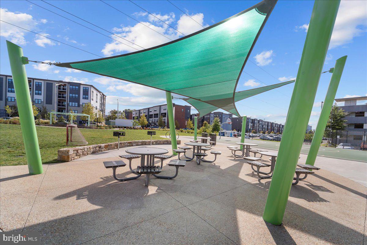 WOODLAND PARK - Residential Lease