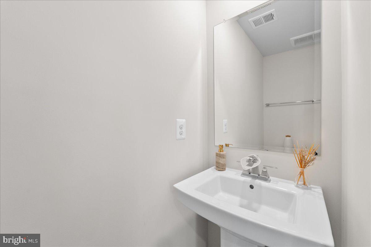 WOODLAND PARK - Residential Lease