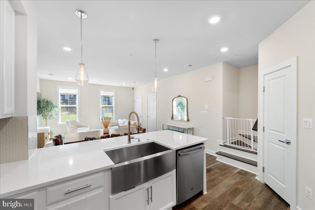 WOODLAND PARK - Residential Lease