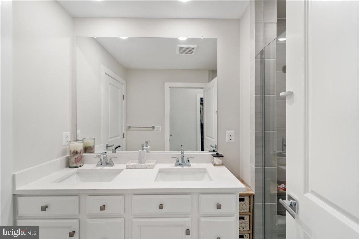 WOODLAND PARK - Residential Lease