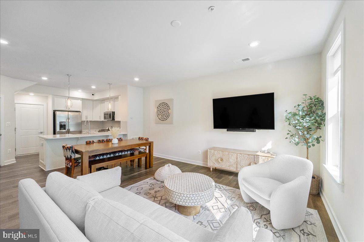 WOODLAND PARK - Residential Lease