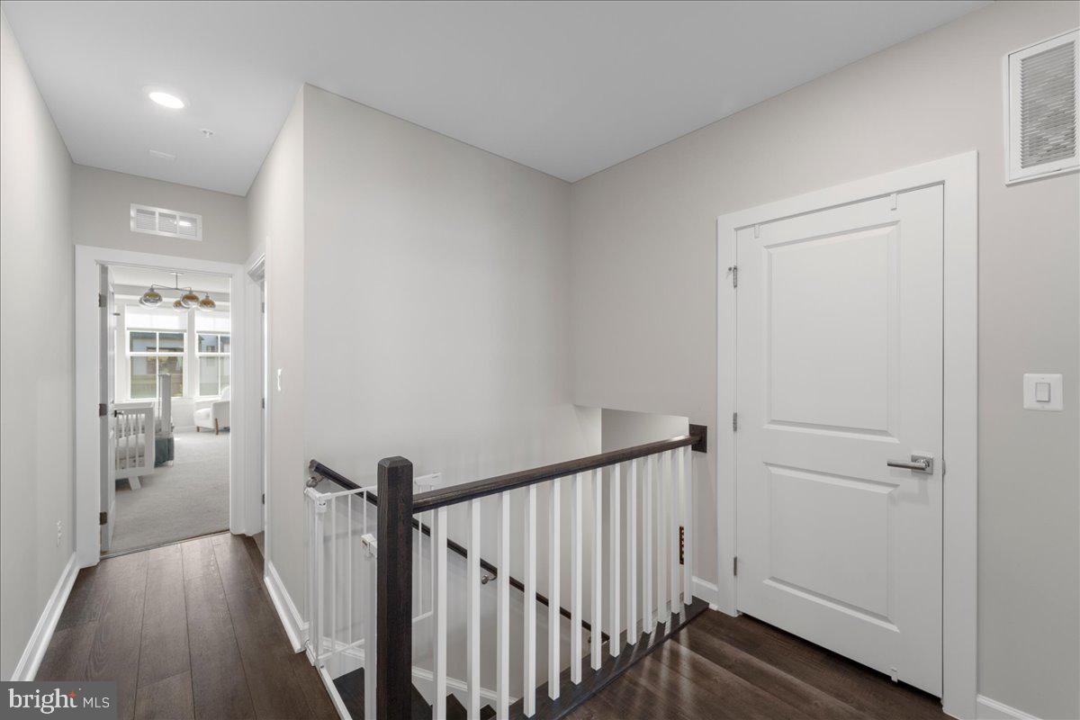 WOODLAND PARK - Residential Lease