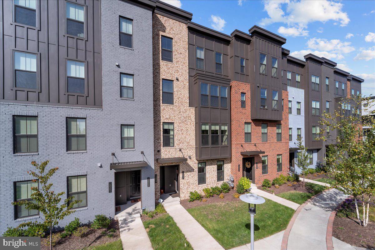 WOODLAND PARK - Residential Lease