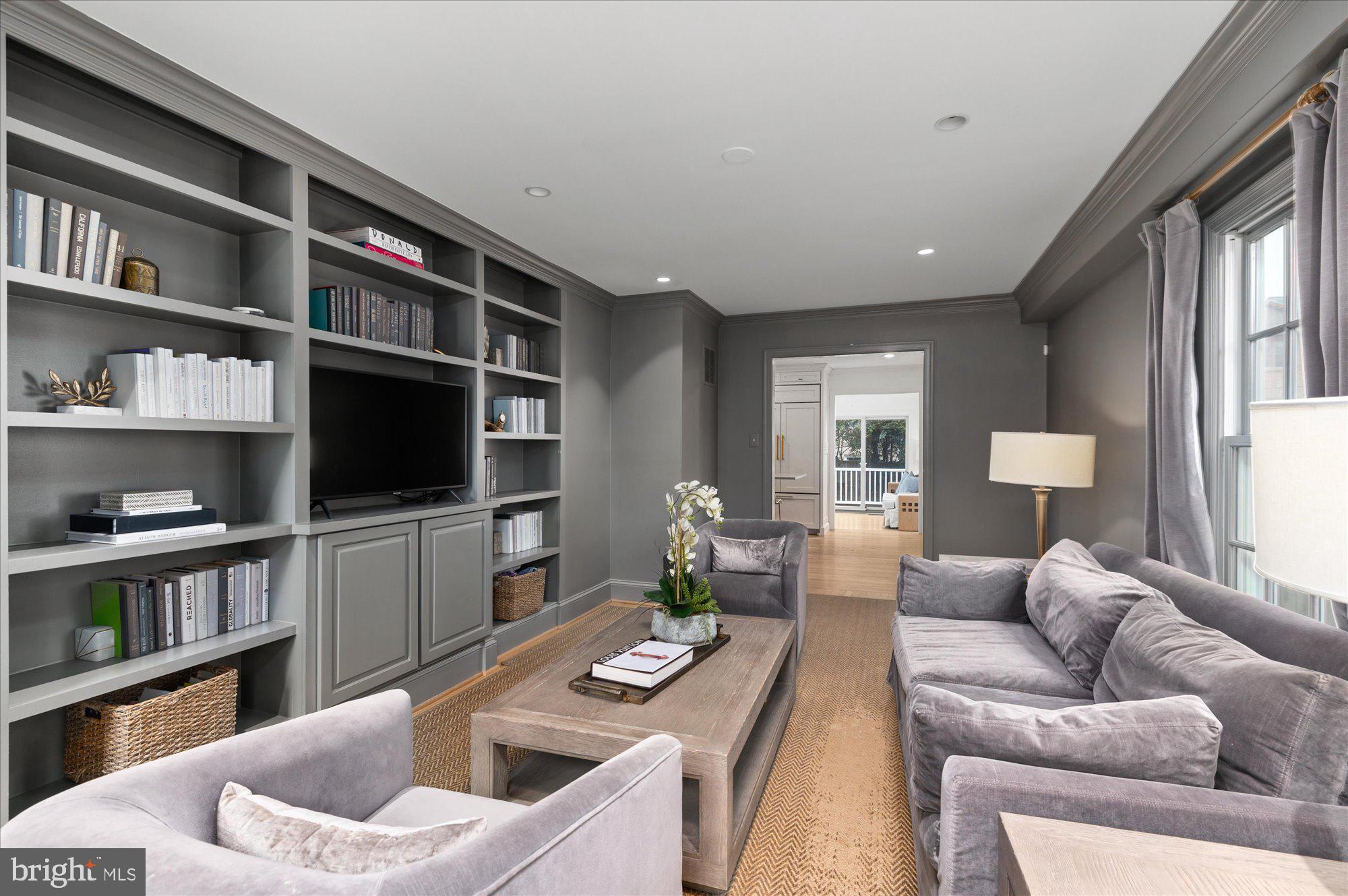 ROSEMONT - Residential