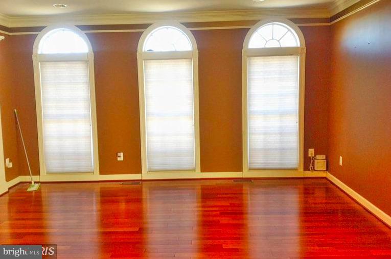 VILLAGES OF DORCHESTER - Residential Lease