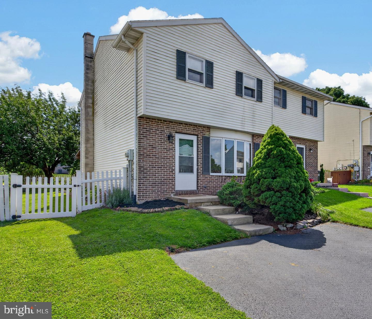 272 RIVERVIEW DRIVE