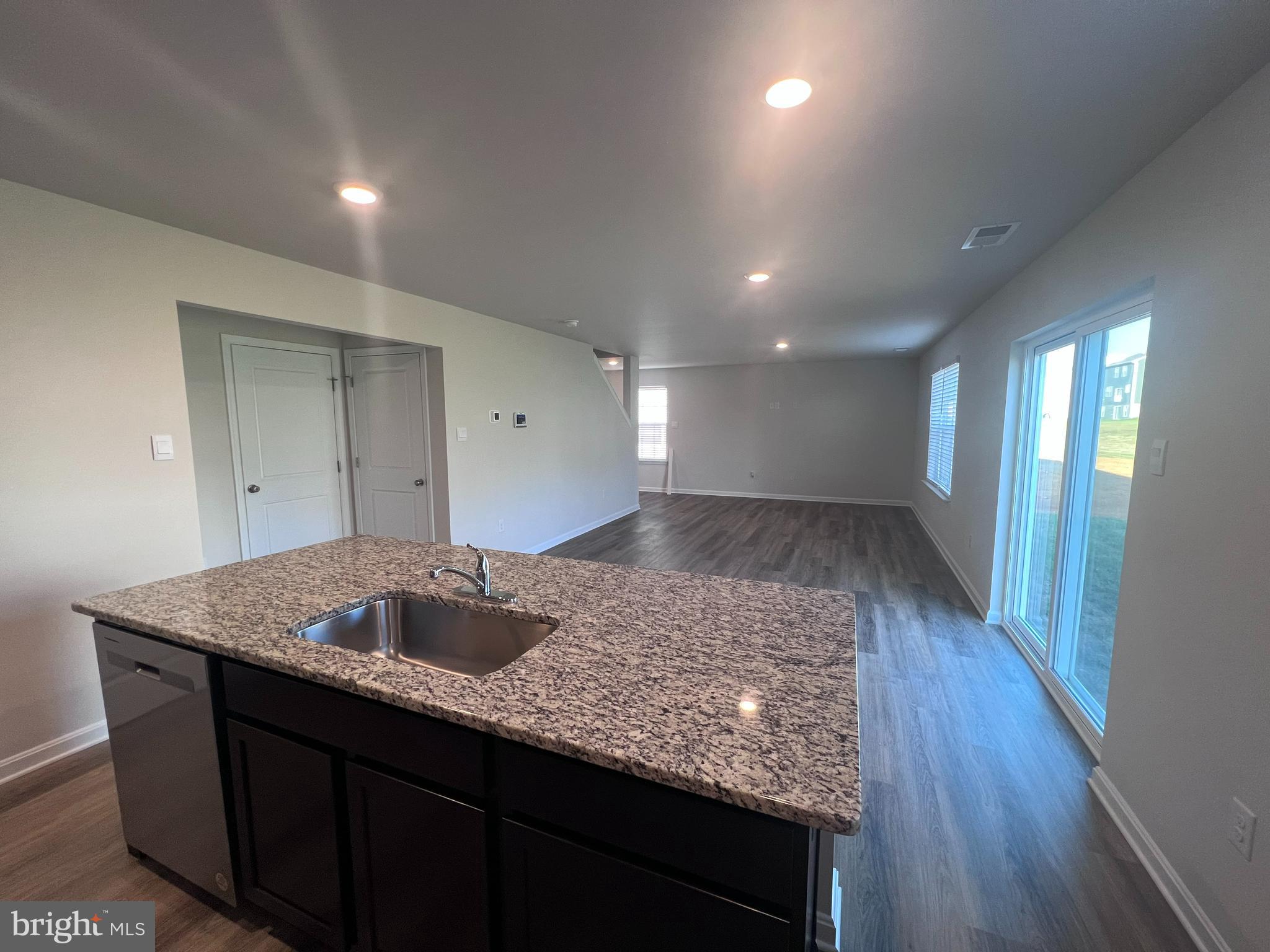 RED HILL - Residential