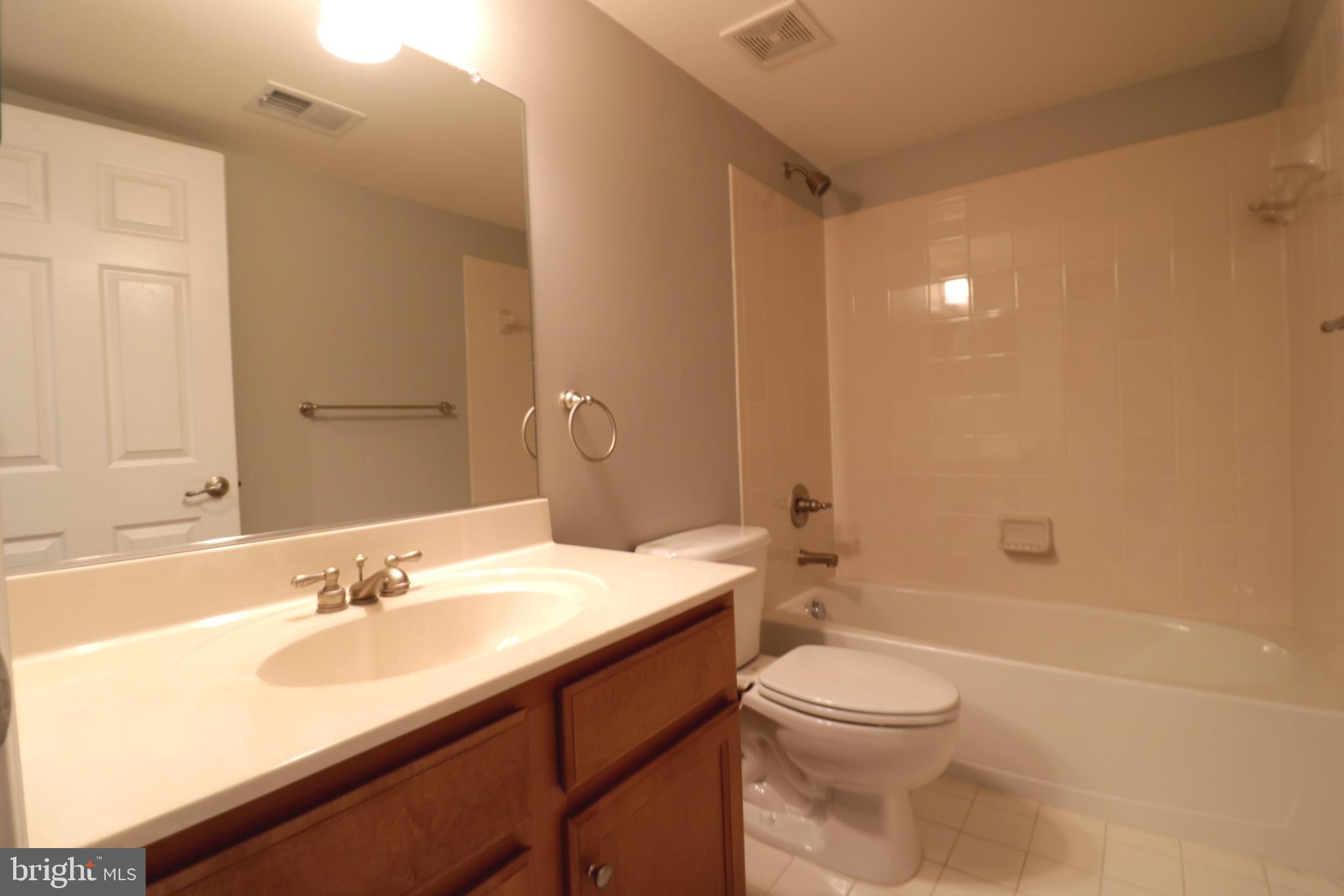 GREAT OAK - Residential Lease