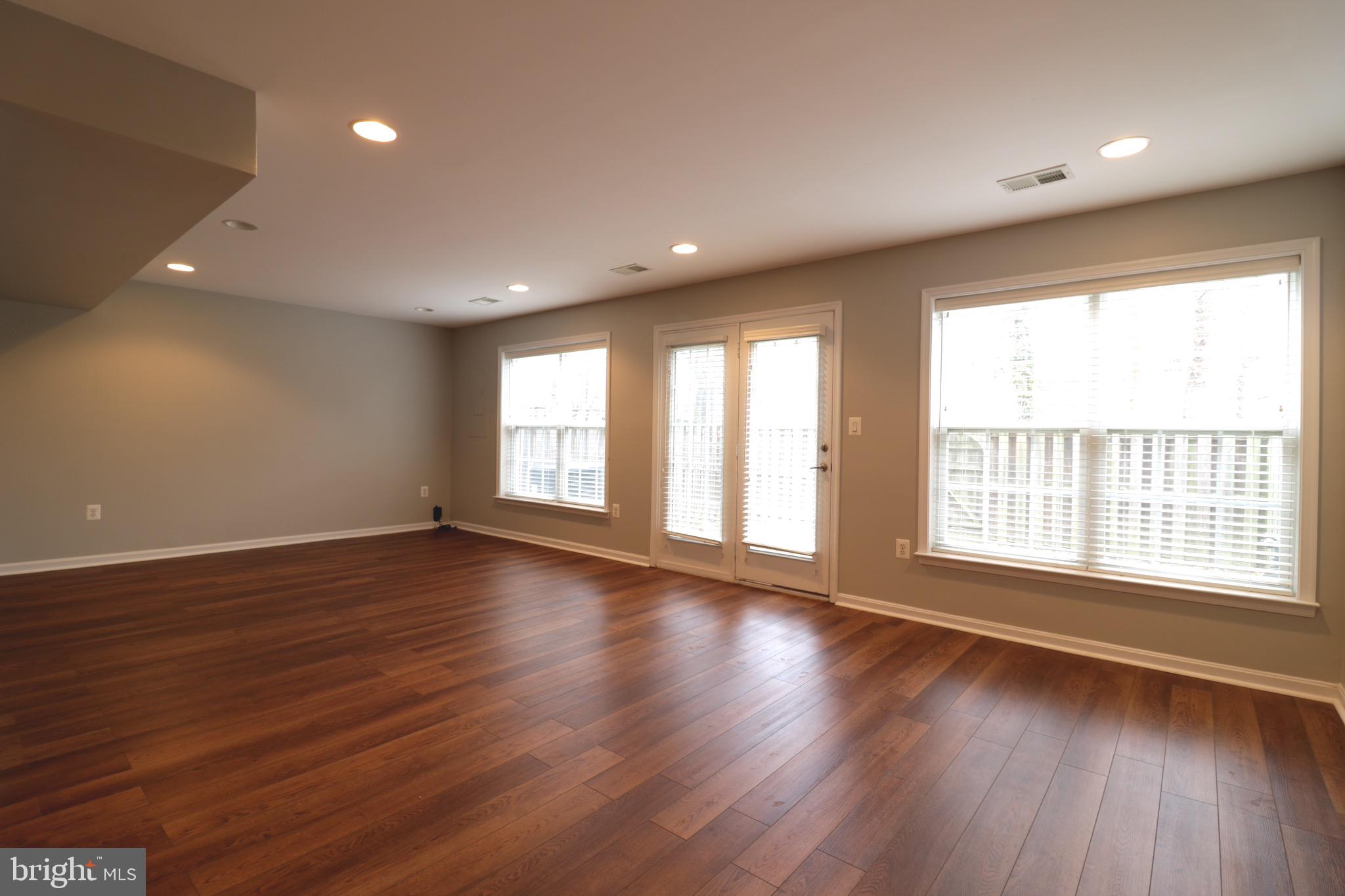 GREAT OAK - Residential Lease