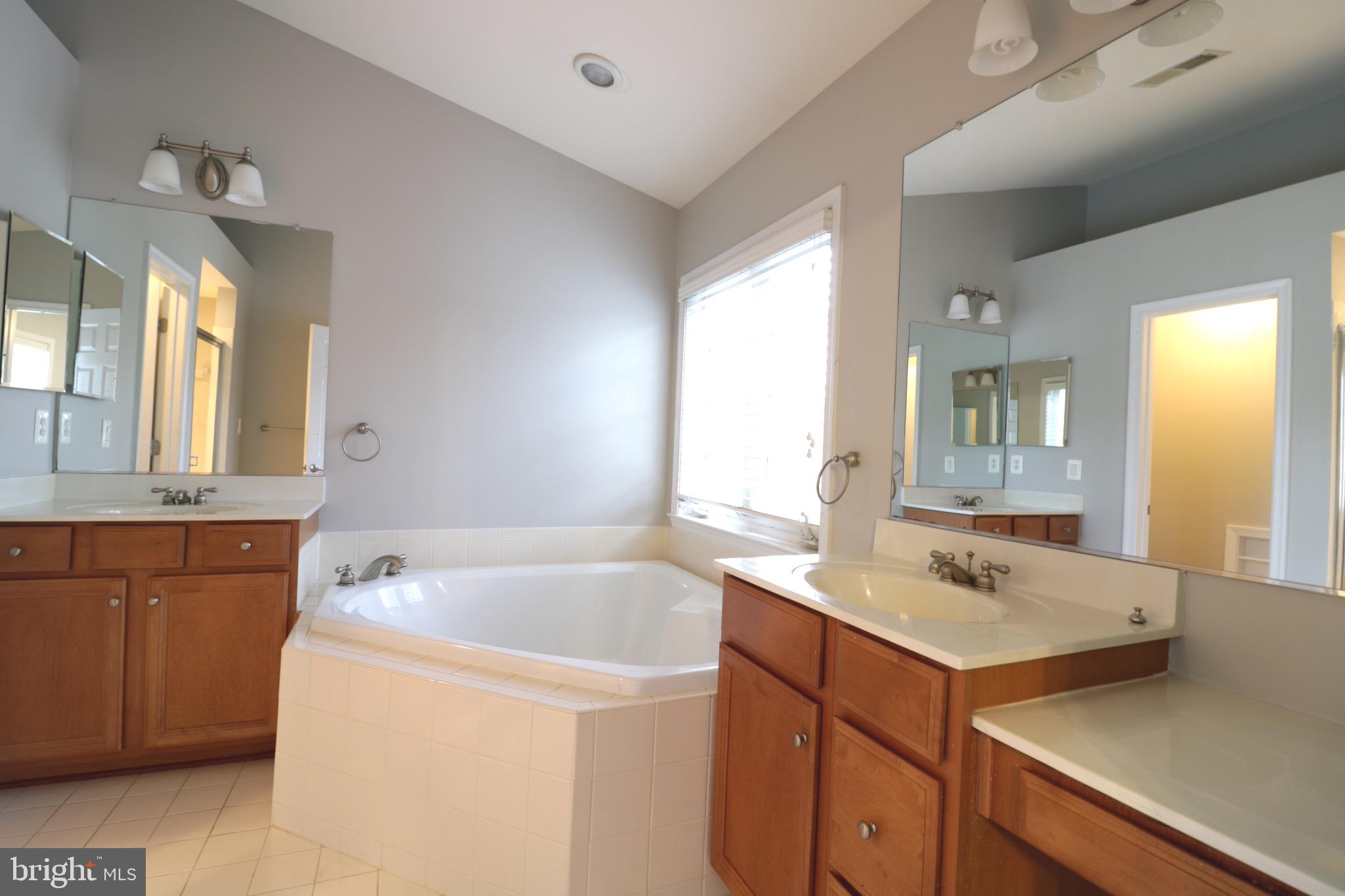 GREAT OAK - Residential Lease