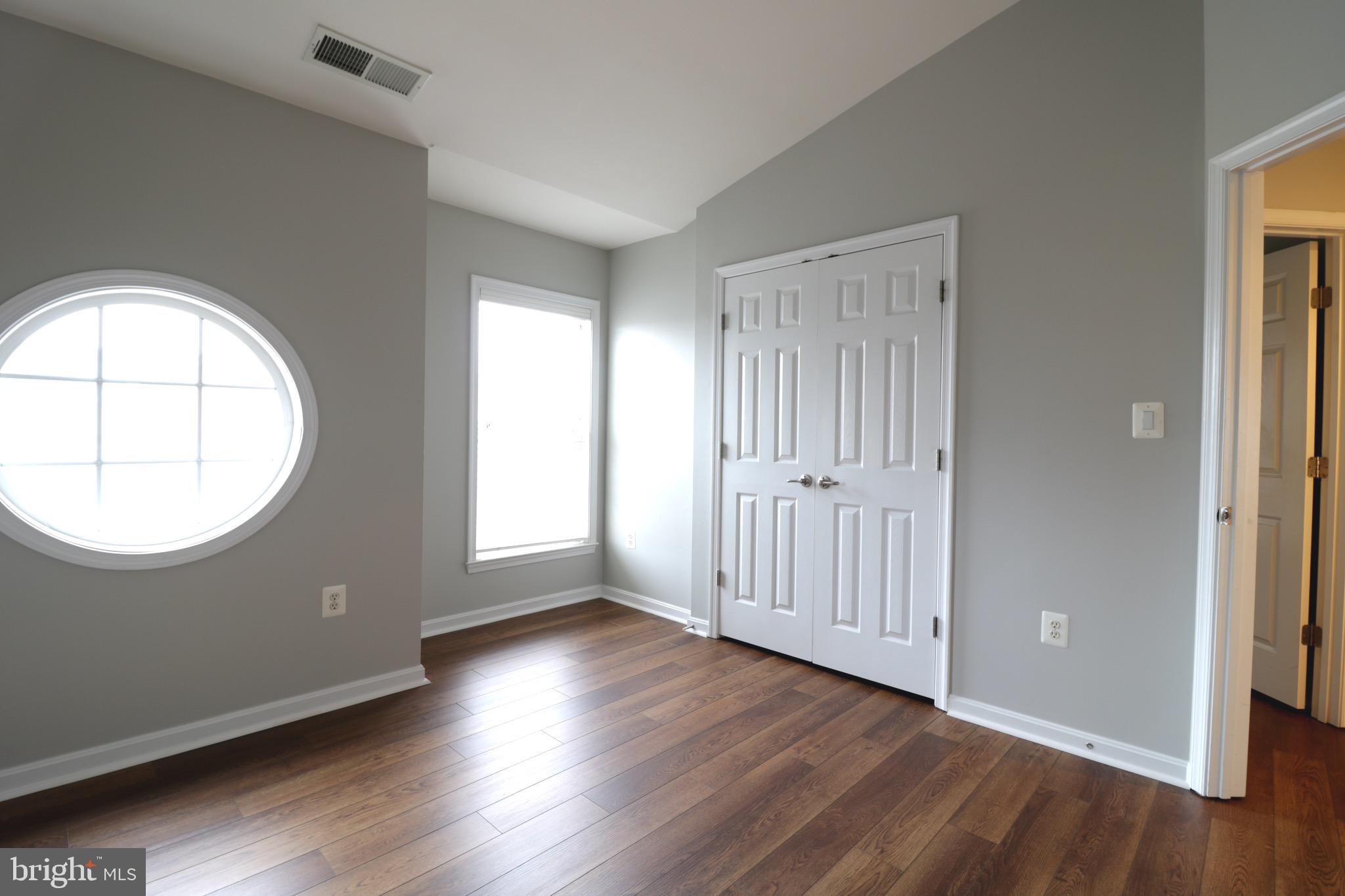 GREAT OAK - Residential Lease