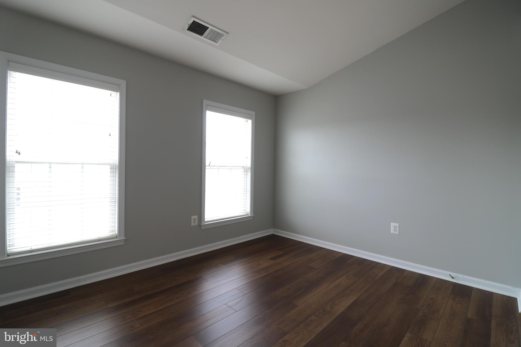 GREAT OAK - Residential Lease