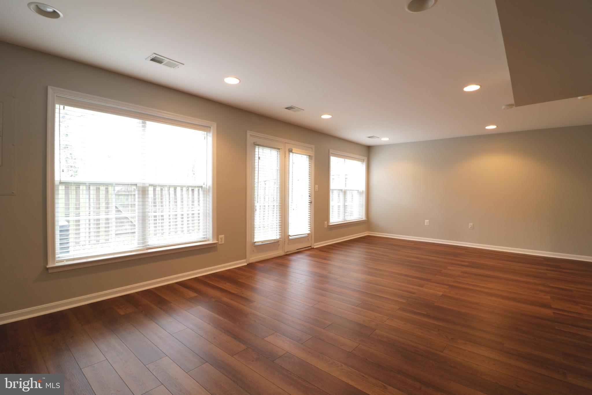 GREAT OAK - Residential Lease