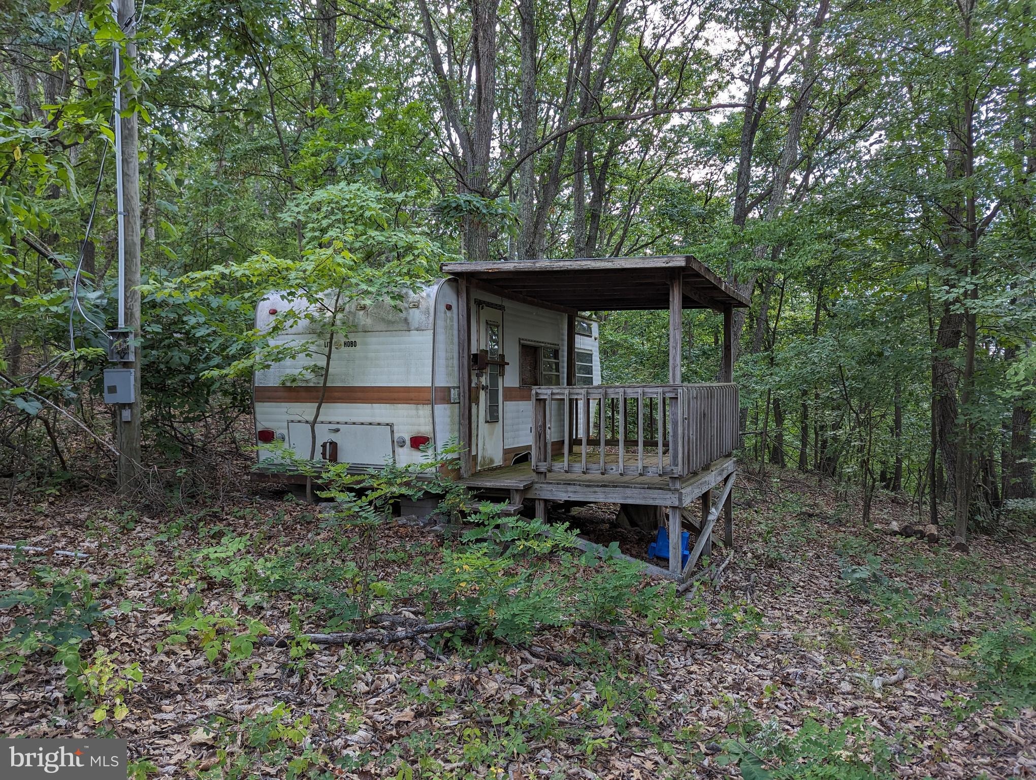 WOODLAND ESTATES - Land