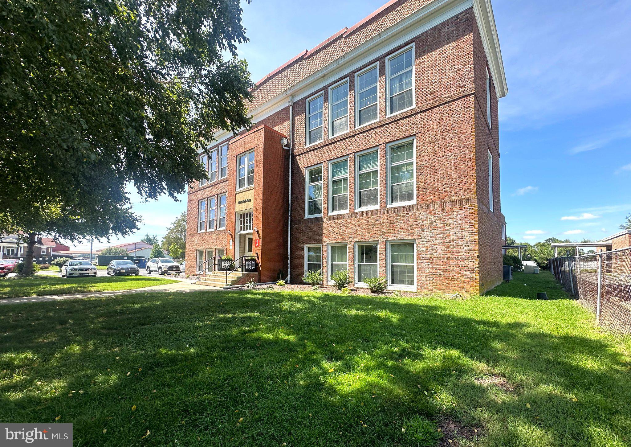 107 N SCHOOL STREET 2F