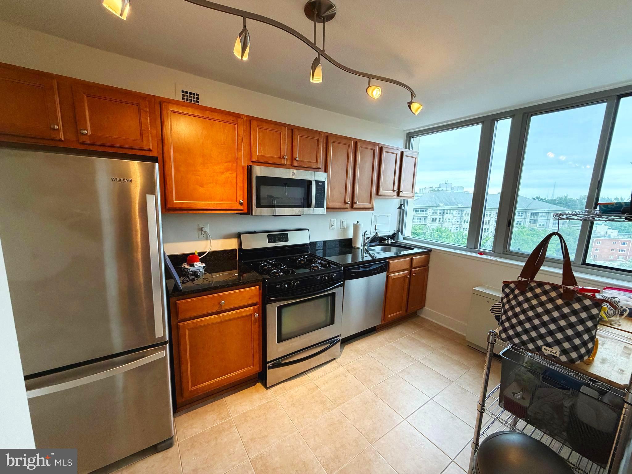 MICA AT SILVER SPRING METRO - Residential