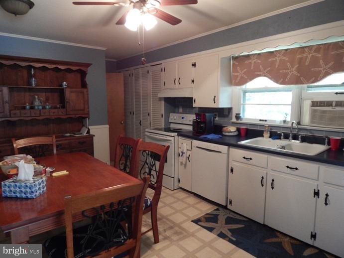 MAPLE HILL FARMS - Residential