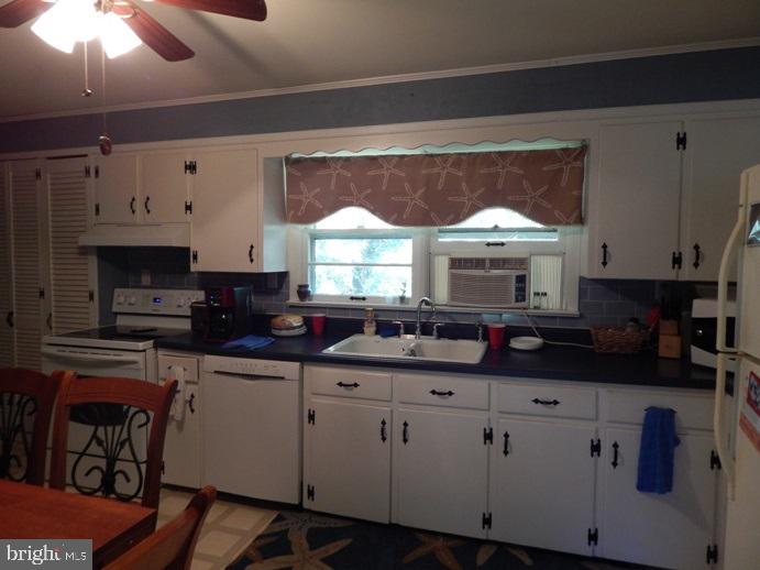 MAPLE HILL FARMS - Residential