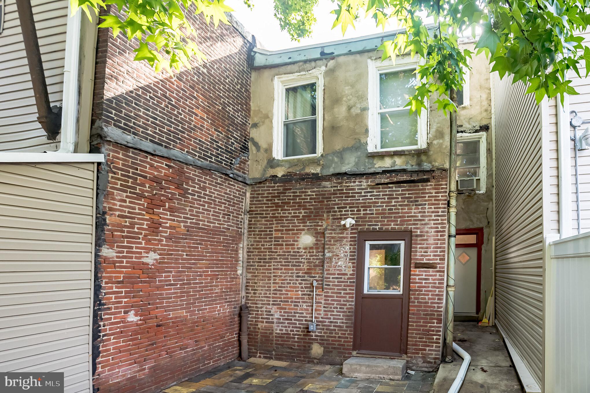 WEST KENSINGTON - Residential