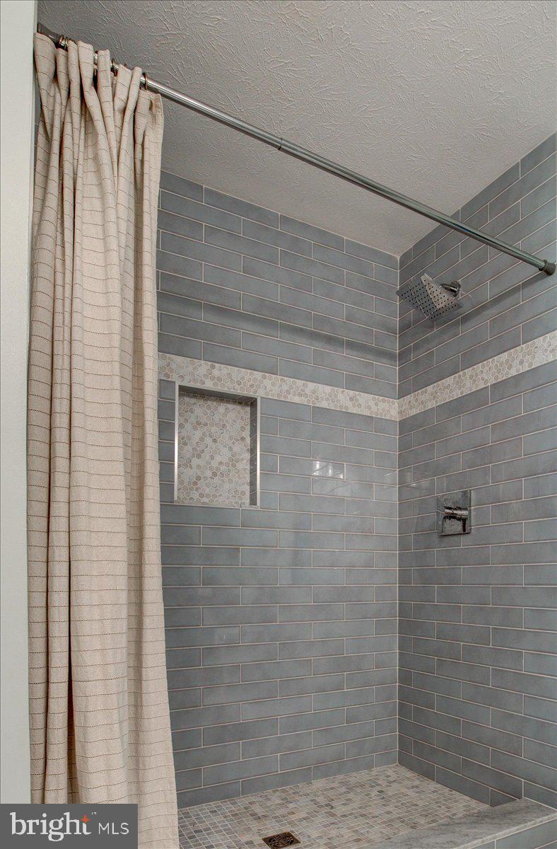 LAKE LAND OR - Residential