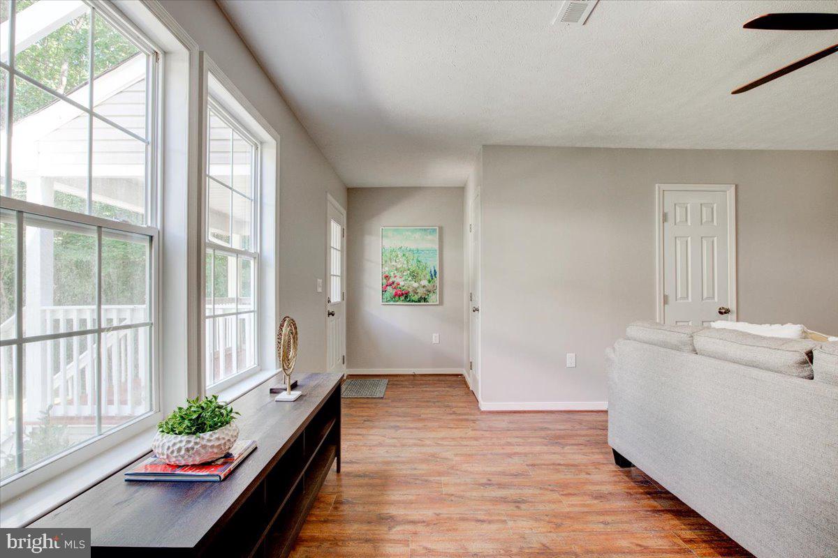 LAKE LAND OR - Residential