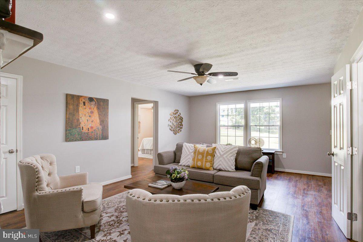 LAKE LAND OR - Residential