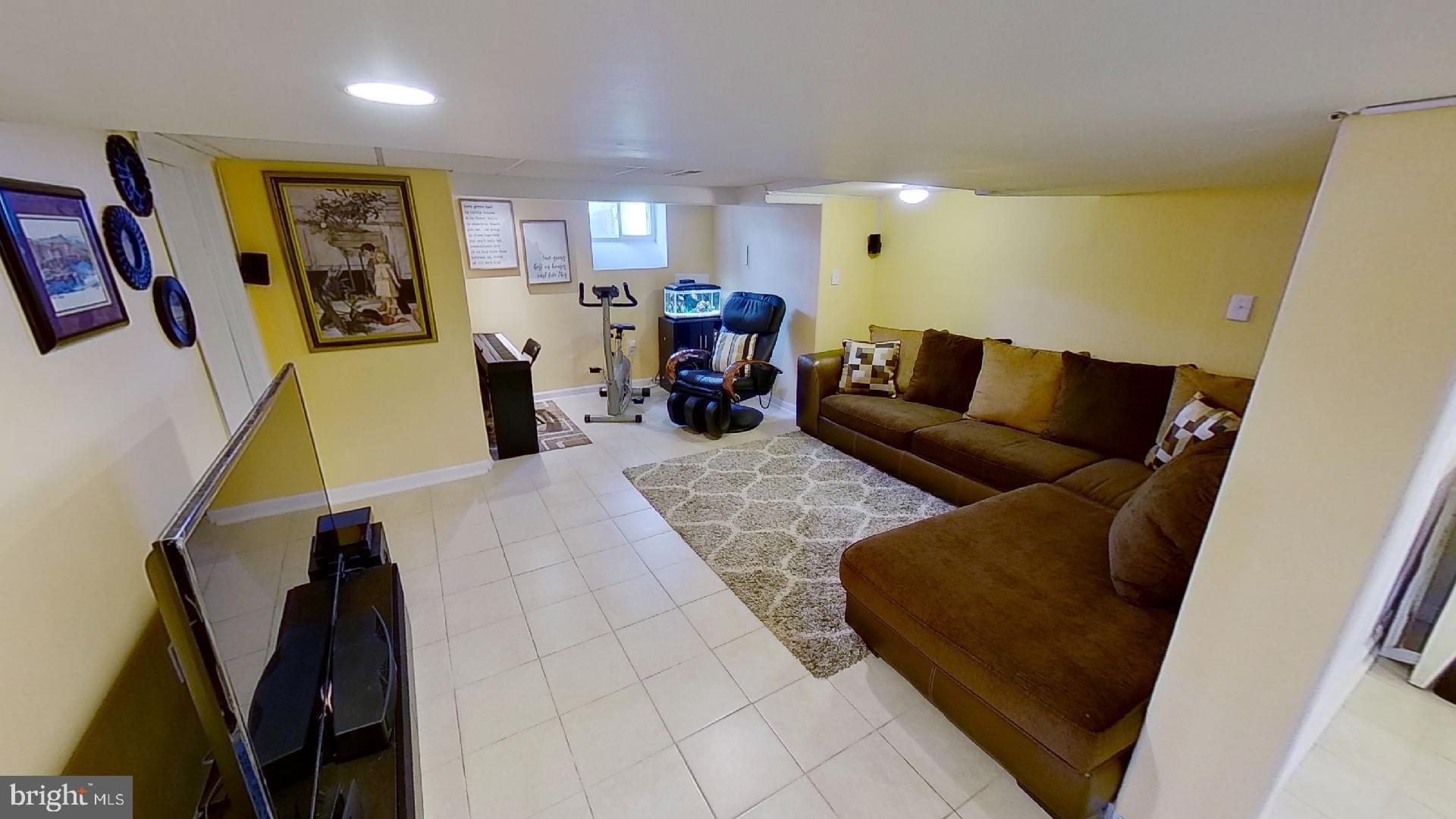 PERRY HALL - Residential