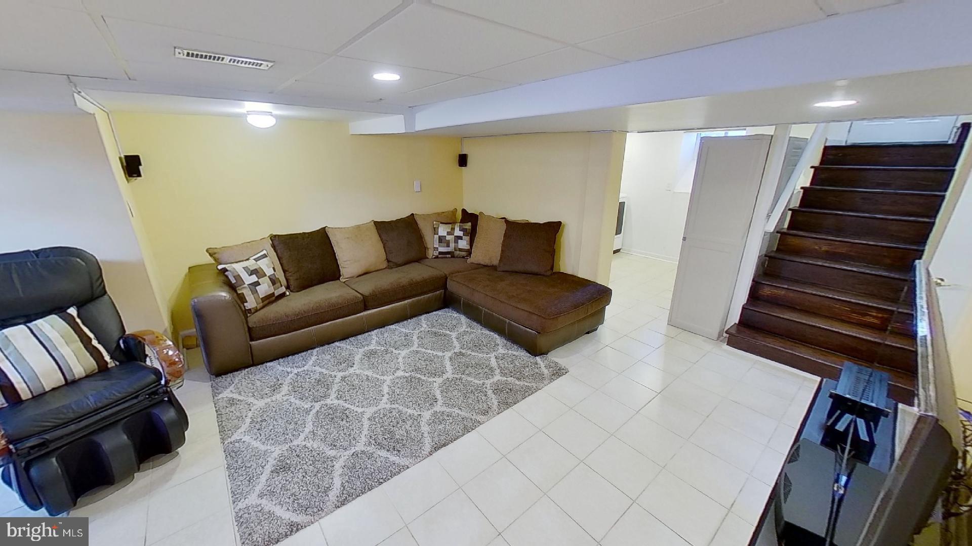 PERRY HALL - Residential