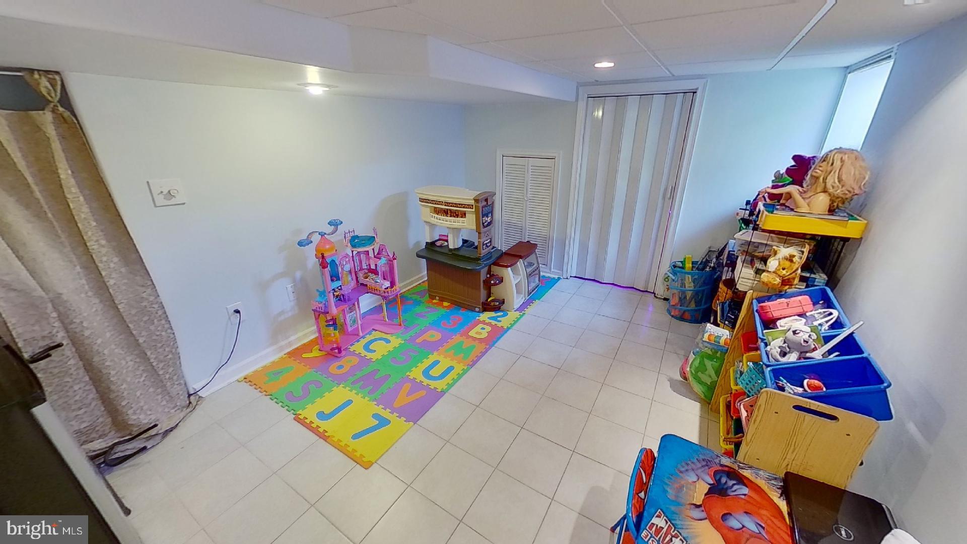 PERRY HALL - Residential