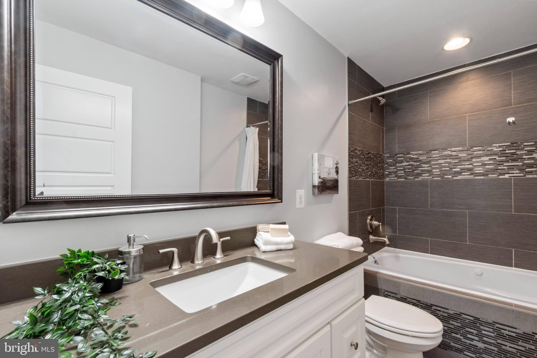 UPPER FELLS POINT - Residential