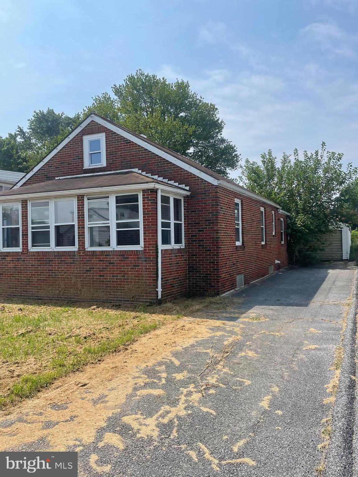 GRAY MANOR - Residential