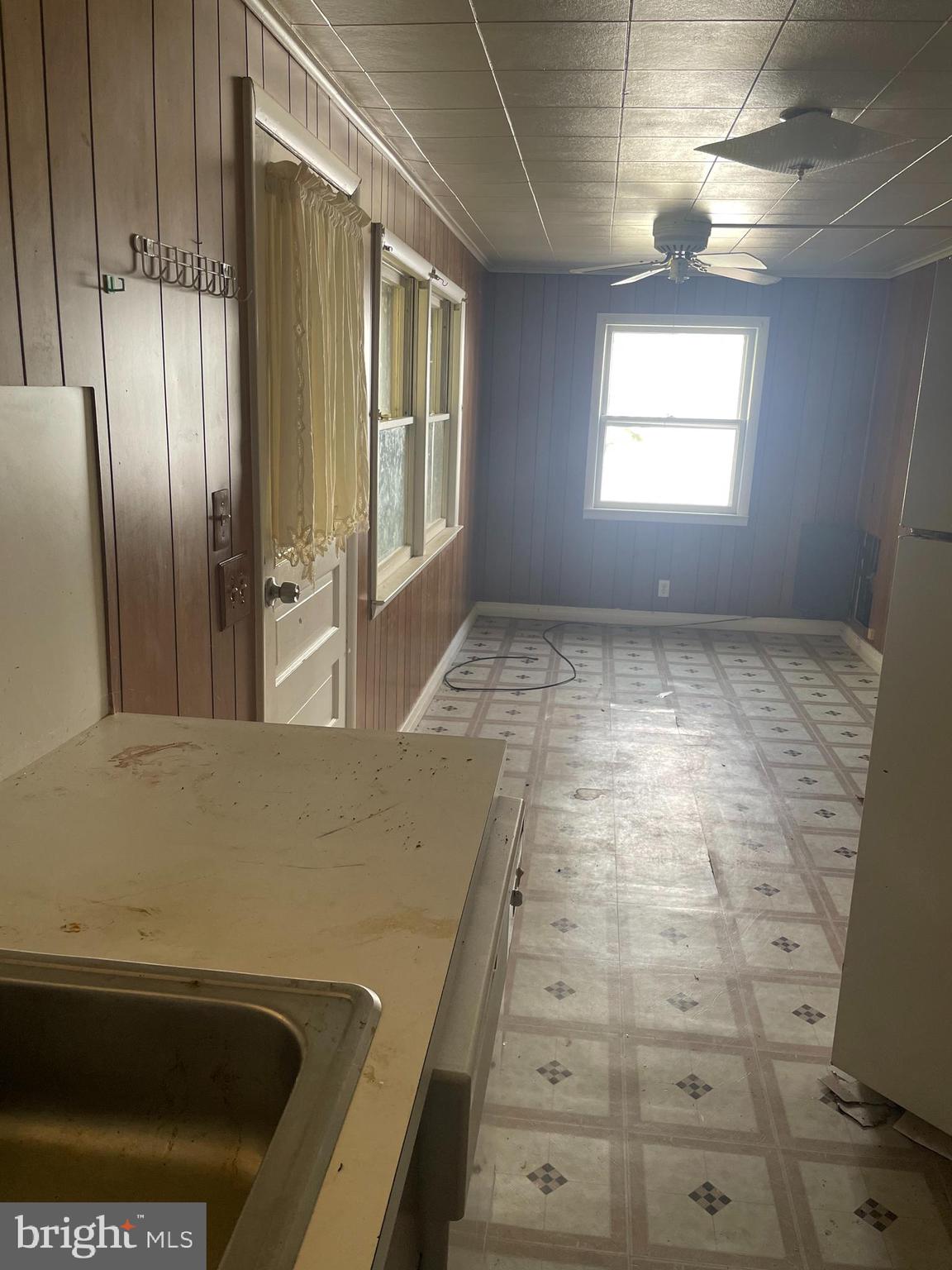 GRAY MANOR - Residential