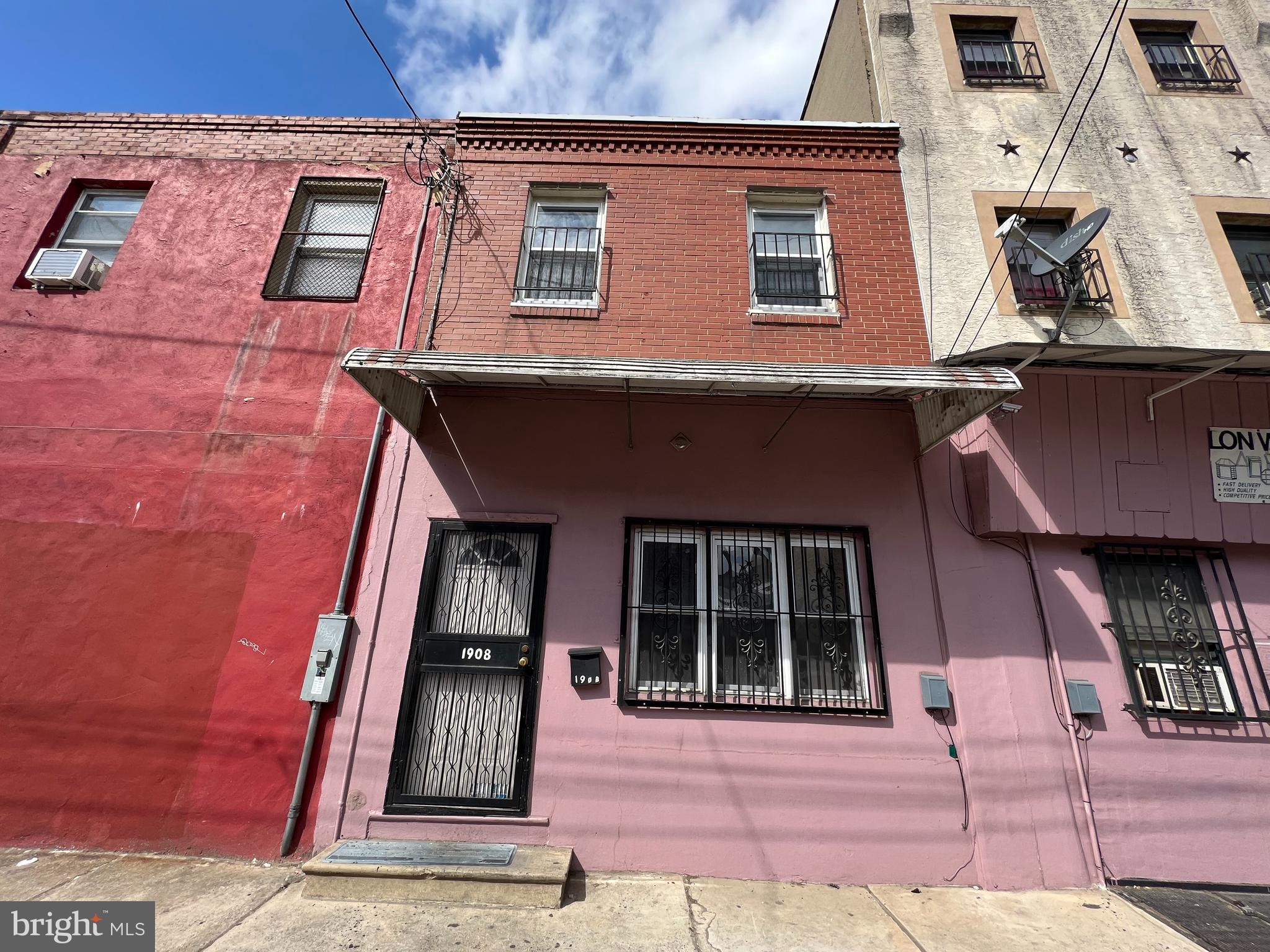 Location. Great home for a first time owner occupant or a investment currently tenant occupying. This 2 story is zone CMX1 currently a one family residential can be use for a commercial and residential if desire.
Schedule your showing today.