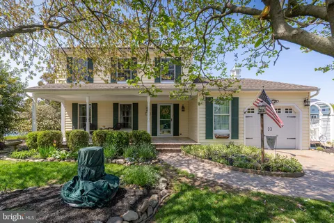 22 Hamilton Lakes Dr, Hamilton Township, NJ 08619 - #: NJME2058350