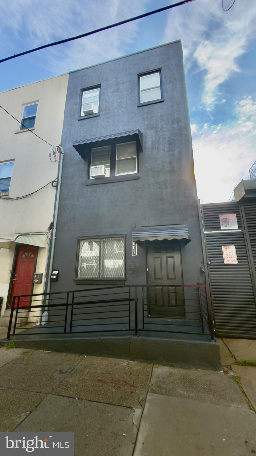 2005 N FRONT STREET