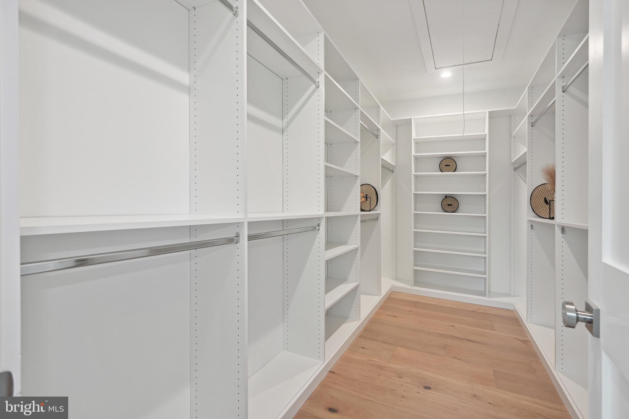 HANSBOROUGH - Residential