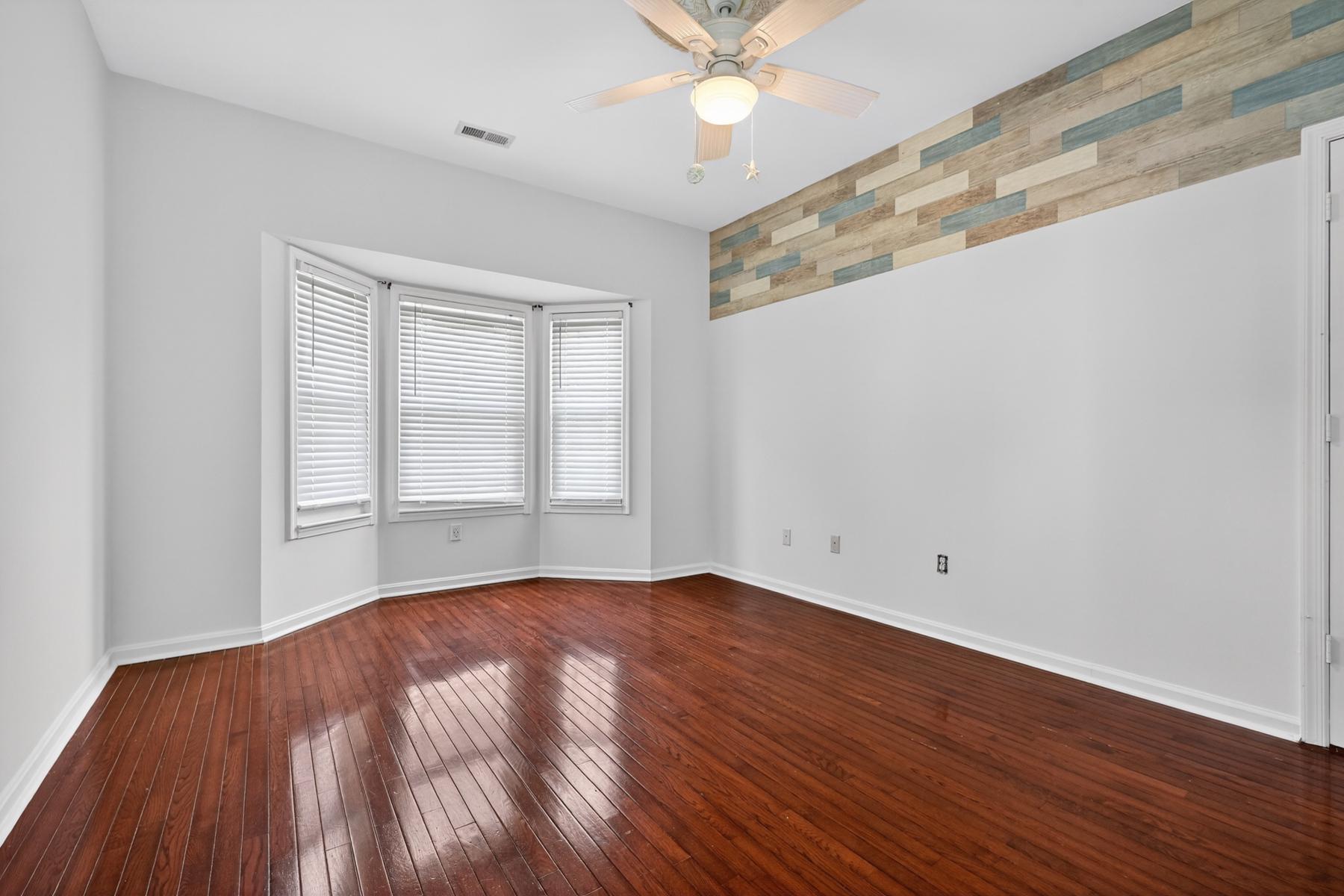 LOCH HAVEN - Residential