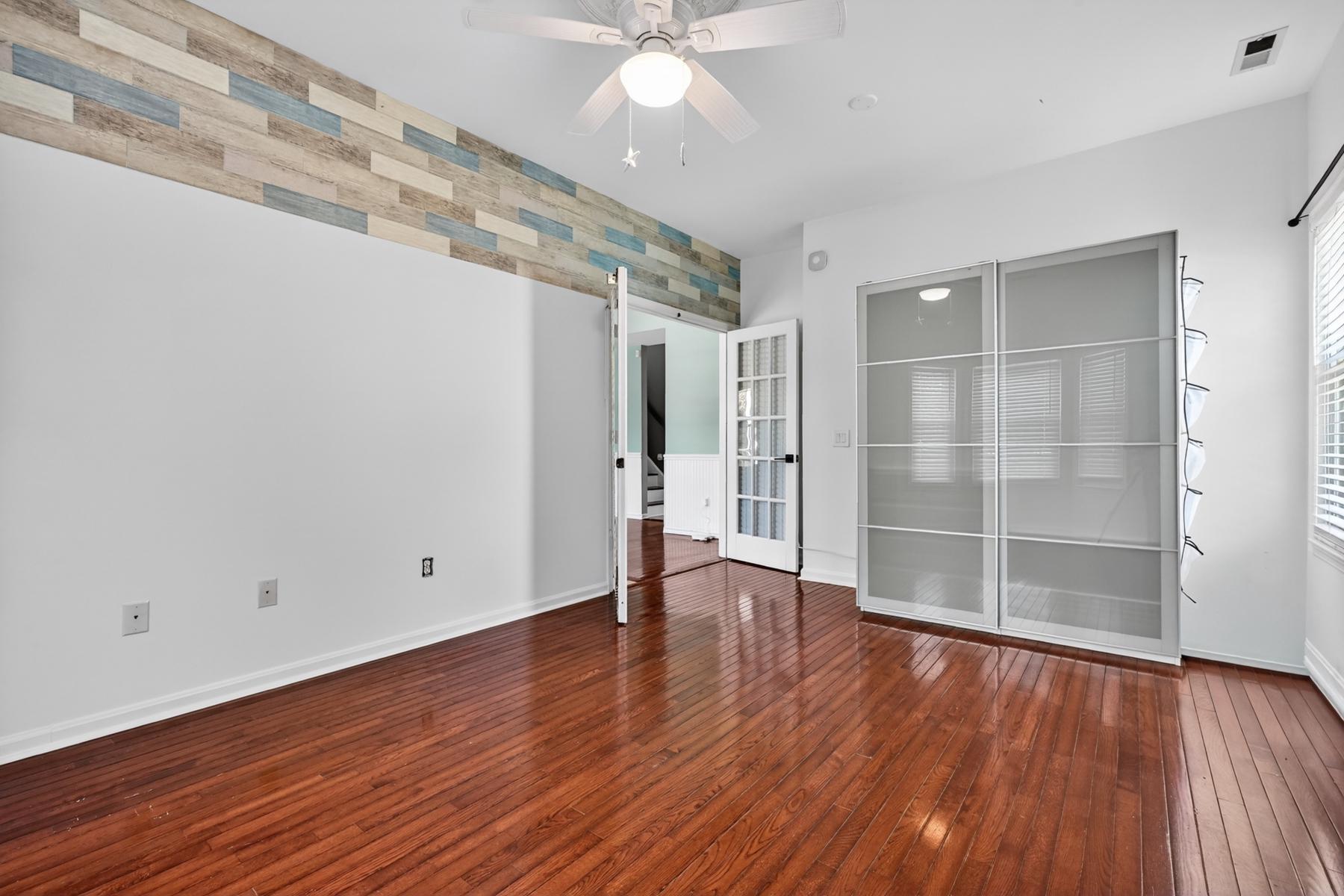 LOCH HAVEN - Residential