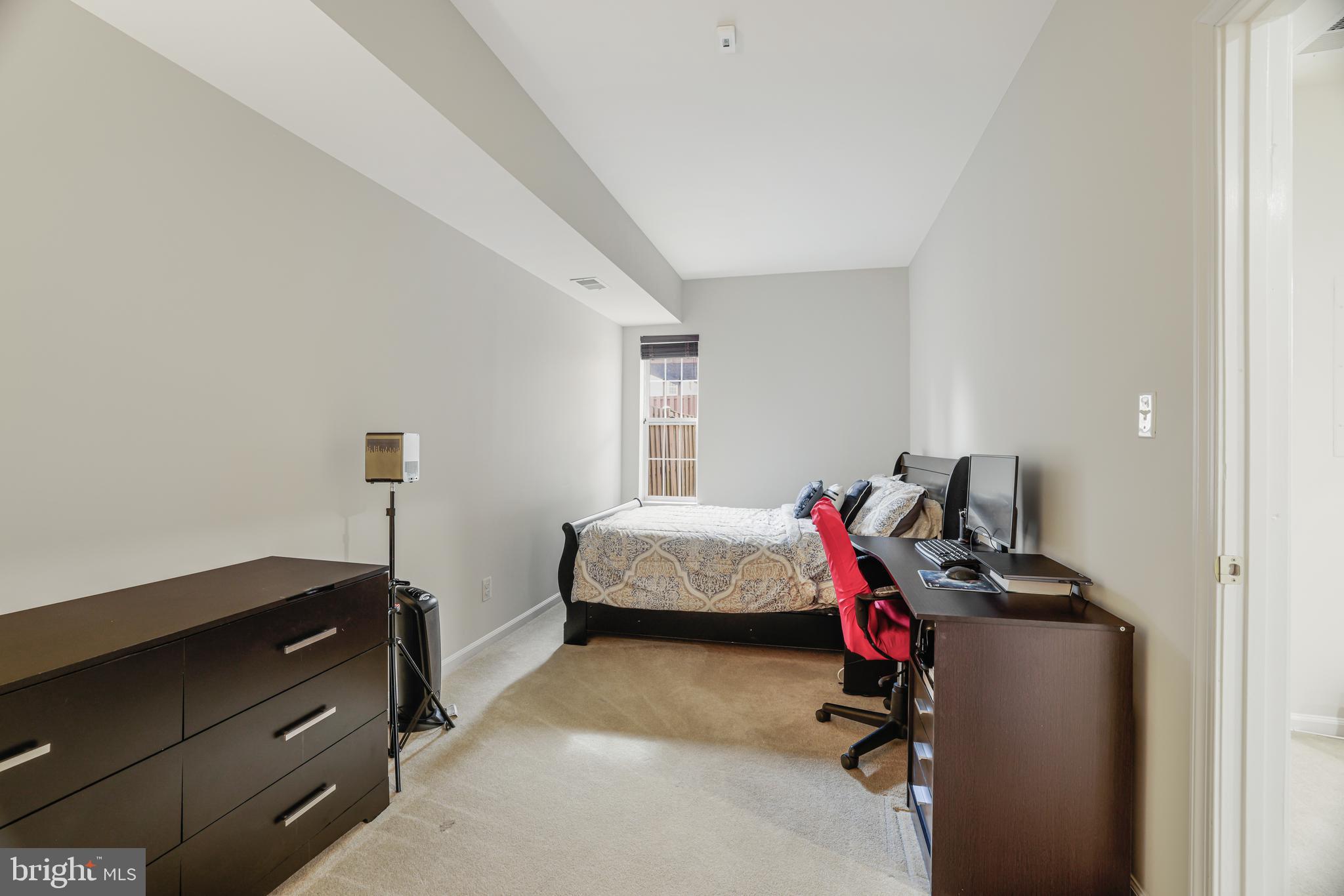 KINCAID FOREST - Residential Lease
