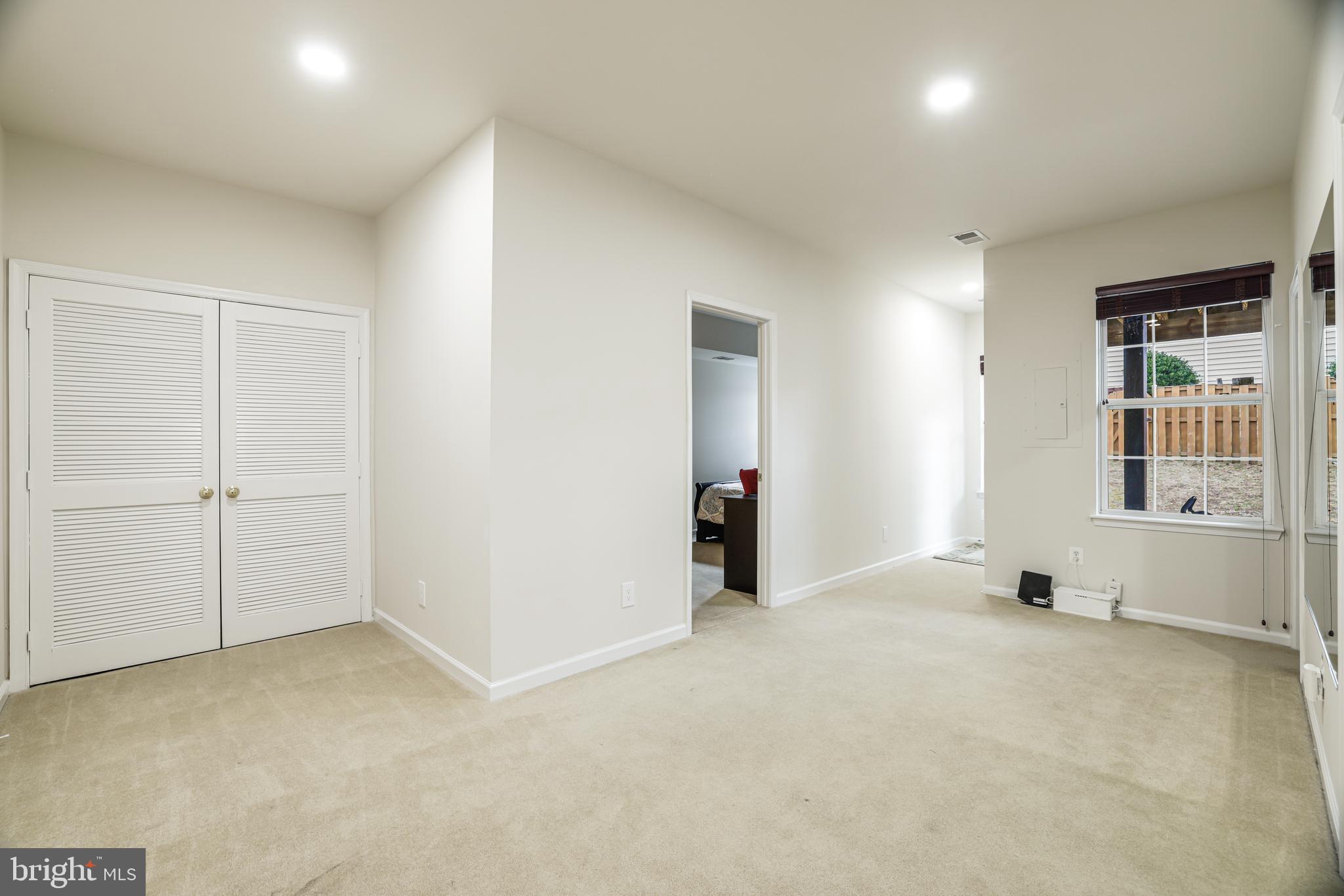 KINCAID FOREST - Residential Lease