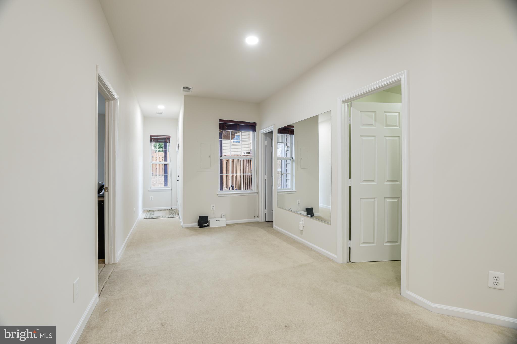 KINCAID FOREST - Residential Lease