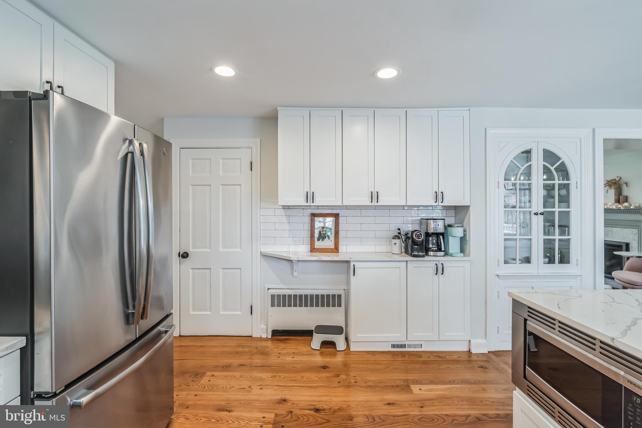 1032 LINDSAY LANE
